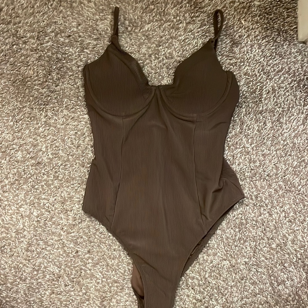 Good American bodysuit